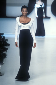 6_christian-dior-fw-1996-7_html.thumb.JPEG.77c92030a2c0dfc83d7fda85a9936b3f.JPEG