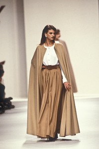 6_ysl-fw-1988-7_html.thumb.JPEG.d155470b99f77d6c486c2ce3ad9eba90.JPEG