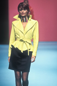 7_christian-lacroix-ss-1995-8_html.thumb.JPEG.30a5a97a574a0cc8291c2a3a97f8c613.JPEG