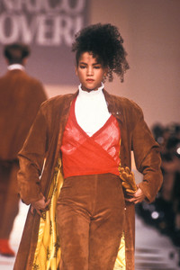 7_enrico-coveri-fw-1988-4_html.thumb.JPEG.b12429bcd1d9099a26576501e23a600d.JPEG