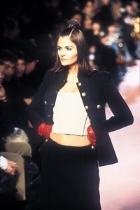 7_jean-paul-gaultier-fw-1996-8_html.thumb.JPEG.17dafca661f99f9cdcae8c7795b3a07b.JPEG