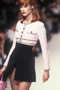 8_chanel-ss-1995-9_html.thumb.JPEG.488d2be04d253ef951e8b02eb93779fa.JPEG