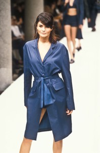 8_fendi-ss-1996-9_html.thumb.JPEG.d3c1a6bf3cfce53c8570a17eda0ee2b7.JPEG