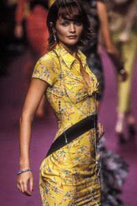 8_karl-lagerfeld-ss-1995-9_html.thumb.JPEG.00f1bc5bda3b03d4b8271f9f916c255c.JPEG