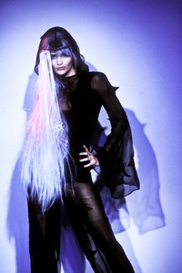 8_thierry-mugler-fw-1991-24_html.thumb.JPEG.792ad2c26f7c3d23b7c27d5868ec5fec.JPEG