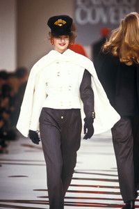 9_enrico-coveri-fw-1988-6_html.thumb.JPEG.8a30a0beff807a2d6c57538eb8a51560.JPEG