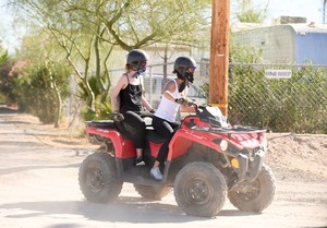 Alicia-Vikander--ATV-Tour-in-the-desert--13.thumb.jpg.b1c02896d5b89b3fb0ea1ea1598eb3b8.jpg