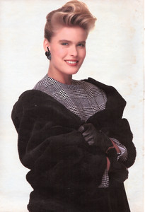 AmicaIT070987no73Versace11.thumb.jpg.8a18bcb207bb37f2db378fb50109ea5e.jpg
