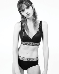 Calvin-Klein-Underwear-Fall-Winter-2017-Campaign36553.thumb.jpg.08c883e56f3e57cd45261b2a04b66e64.jpg