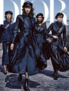 Cara-Taylor-Grace-Hartzel-Ellen-Rosa-Ruth-Bell-by-Patrick-Demarchelier-for-Dior-Magazine-AW-2017-Cover.thumb.jpg.d006ad2d0a47b1d75875e619391170ab.jpg