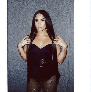 CelebsFlash.com_DL_Polaroids__5_.jpg