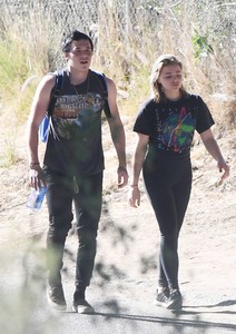 Chloe-Moretz-and-Brooklyn-Beckham-Out-on-a-hike--02.jpg