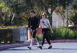 Chloe-Moretz-with-Brooklyn-Beckham-gabbing-iced-coffees--10.jpg