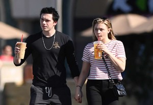 Chloe-Moretz-with-Brooklyn-Beckham-gabbing-iced-coffees--11.jpg