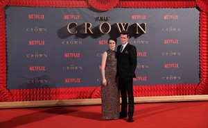 Claire-Foy_-The-Crown-season-2-premiere-in-London-16.jpg