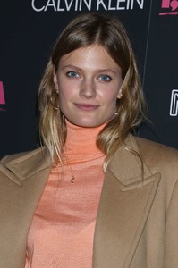 Constance-Jablonski_-I-Tonya-Premiere-in-New-York-City--11.jpg