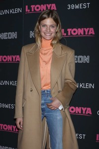 Constance-Jablonski_-I-Tonya-Premiere-in-New-York-City--12.jpg