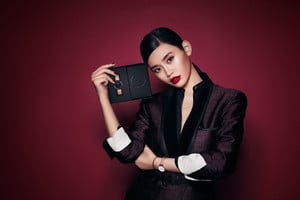 Daniel-Wellington-holiday-2017-ad-campaign-the-impression-06.thumb.jpg.6ba0cdeb77ea39c8d6d1449f24290943.jpg