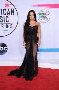 Demi-Lovato_-2017-American-Music-Awards--01.thumb.jpg.7df082739e8cbd255796095987151c6b.jpg