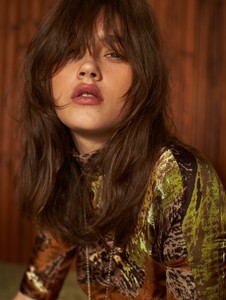 ELLE-Australia-November-2017-Rose-Freemantle-Sylve-Colless-2.thumb.jpg.b4f537daea4fbb3998ab49fdd2c3550d.jpg
