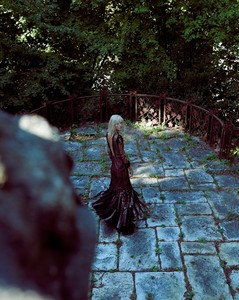 ELLE-Czech-December-2017-Michaela-Kocianova-Andreas-Ortner-6.thumb.jpg.e1a51c1aa65c8f88fe988938a482f170.jpg