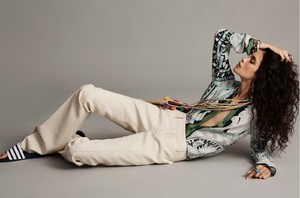 Elle_Australia_-_January_2017-69.thumb.jpg.11d8adf92aa7eec431caa4d9983a7ed7.jpg