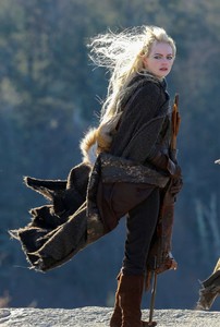 Emma-Stone_-On-the-set-of-Maniac--33.jpg