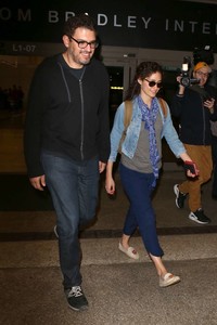 Emmy-Rossum-at-LAX-Airport-in-Los-Angeles--05.jpg