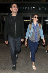 Emmy-Rossum-at-LAX-Airport-in-Los-Angeles--08.jpg