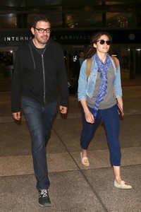 Emmy-Rossum-at-LAX-Airport-in-Los-Angeles--12.jpg