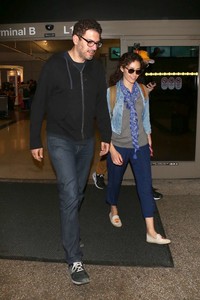 Emmy-Rossum-at-LAX-Airport-in-Los-Angeles--17.jpg