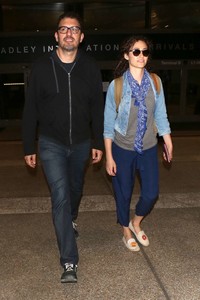 Emmy-Rossum-at-LAX-Airport-in-Los-Angeles--20.jpg