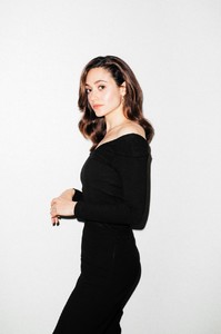 Emmy_Rossum-9-835x1253.thumb.jpg.5ee18bce74bbc63a61cbc093377c76c2.jpg