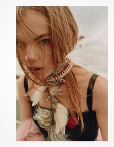 Estella-Boersma-by-Tak-Sugita-for-LOfficiel-Malaysia-September-2017-13.thumb.jpg.a97388b0256407e74321379db2cb2084.jpg