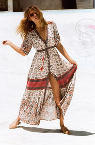 Flower-Child-Spell-the-Gypsy-Collective-JulyAugust-collection-Abby-Brothers-shot-by-Brydie-Mack25.jpg