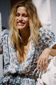 Flower-Child-Spell-the-Gypsy-Collective-JulyAugust-collection-Abby-Brothers-shot-by-Brydie-Mack33.jpg