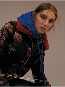 Grazia_UK__13_November_2017-page-008.jpg