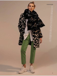 Grazia_UK__13_November_2017-page-009.jpg