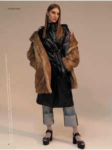 Grazia_UK__13_November_2017-page-010.jpg