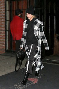 Hailey-Baldwin_-Leaving-The-Bowery-Hotel--11.jpg