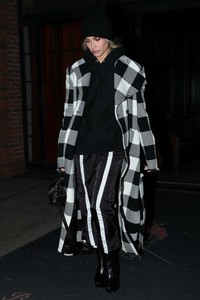 Hailey-Baldwin_-Leaving-The-Bowery-Hotel--14.jpg