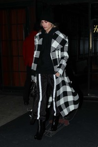 Hailey-Baldwin_-Leaving-The-Bowery-Hotel--15.jpg