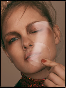 Hannah-Holman-by-Mary-Fix-for-Pibe-November-2017-4.jpg
