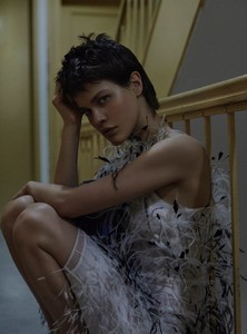 Harpers-Bazaar-Russia-November-2017-Kris-Gottschalk-Agata-Pospieszynska-3.thumb.jpg.5f38e0788d42680a91d9914848ca2dfd.jpg