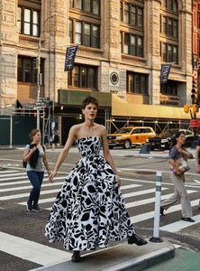 Harpers-Bazaar-Russia-November-2017-Kris-Gottschalk-Agata-Pospieszynska-5.thumb.jpg.549bd21e7ed04e701c0f88594a386b79.jpg