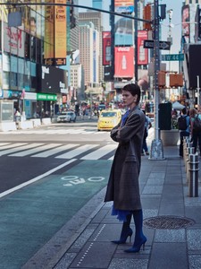 Harpers-Bazaar-Russia-November-2017-Kris-Gottschalk-Agata-Pospieszynska-7.thumb.jpg.0a2c124a14b552eebfcd53f0006d2f5f.jpg