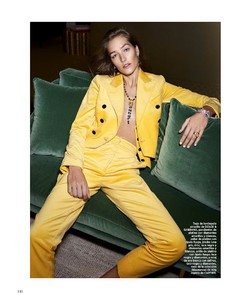 Harpers-Bazaar-Spain-December-2017-Josephine-Le-Tutour-Zoltan-Tombor-11.thumb.jpg.9f37e317627d65bb8f45212d57b2d414.jpg