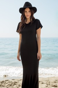 INDAH_BODY_CROISSANT_DRESS_BLACK.jpg