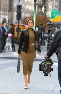 Jennifer-Lopez_-Filming-Second-Act-Set--10.jpg