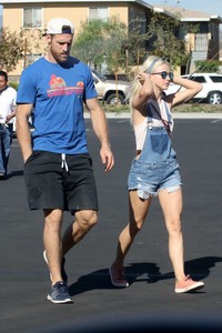 Julianne-Hough-in-Jeans--20.jpg